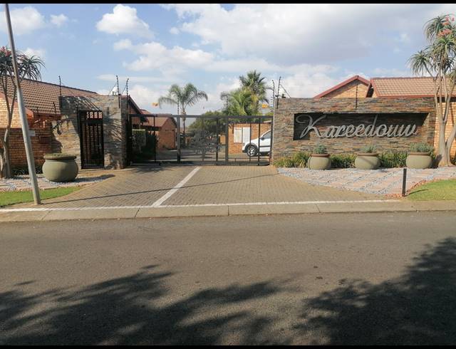 3 BEDROOM TOWNHOUSE SOLD IN ROOIHUISKRAAL NORTH